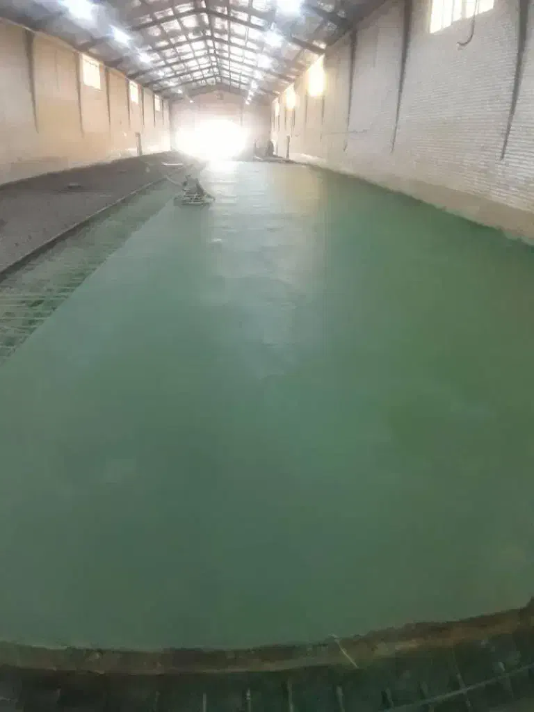 بتن ریزی کف با ماله پروانه ای|خدمات پیشه و مهارت|رباطکریم, شهرک صنعتی پرند|دیوار