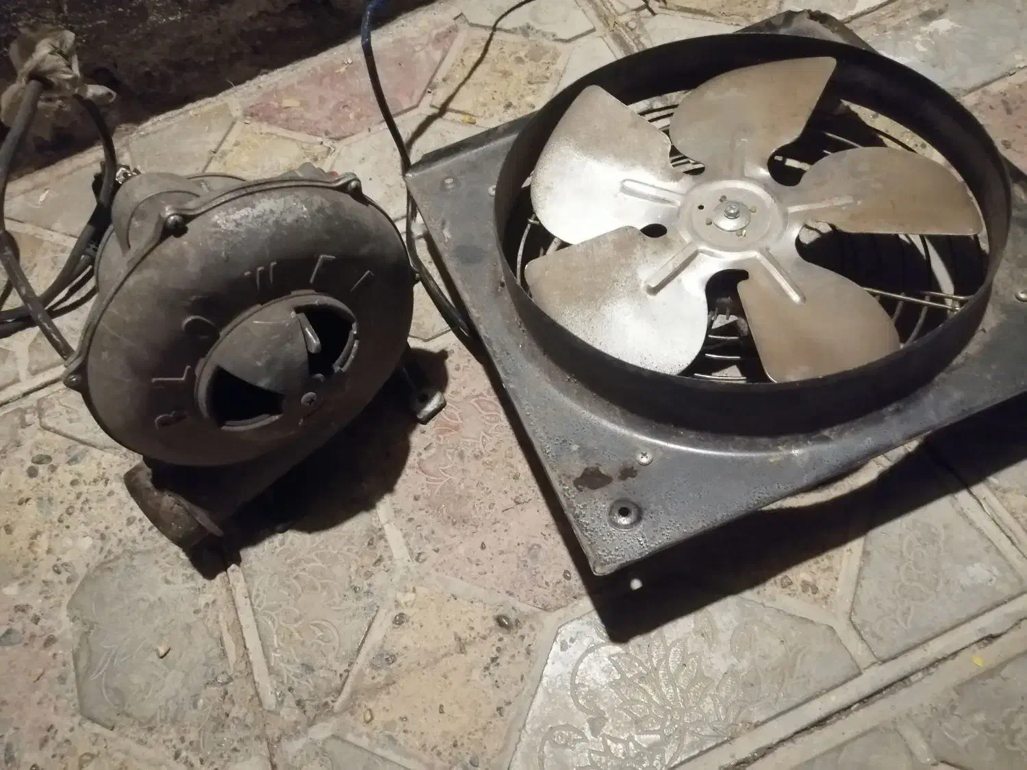 فن تهویه هوا. فن زغالی|پنکه و تصفیه‌کنندهٔ هوا|دهگلان, |دیوار