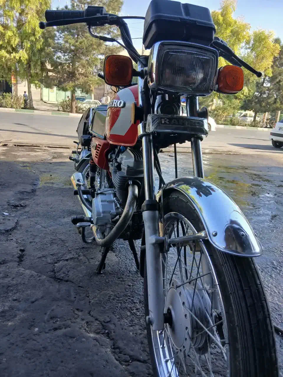 موتور رهرو|موتورسیکلت|قم, قلعه کامکار|دیوار