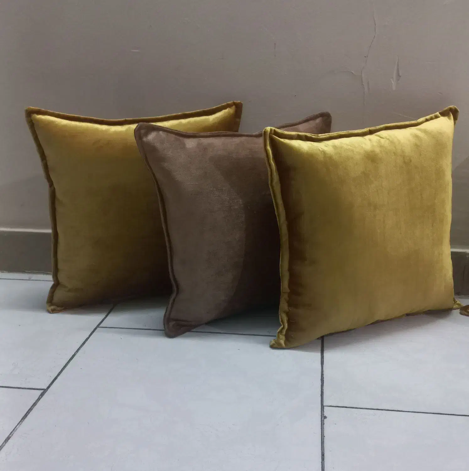 پشتی طلایی|حراج|تهران, جمالزاده|دیوار