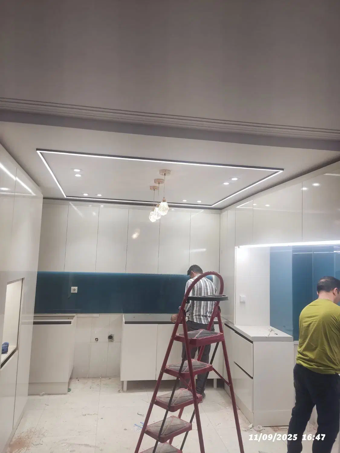 برقکاربرق کار ساختمانی وصنعتی شبانه روزی|خدمات پیشه و مهارت|شیراز, انجیر|دیوار