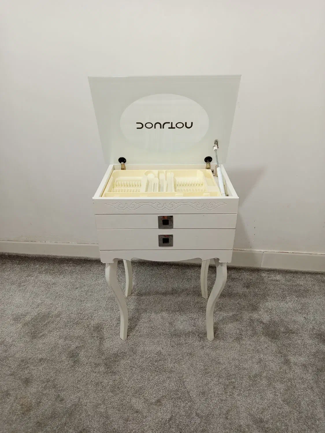 کنسول یا میز قاشق چنگال نونو استفاده نشده|بوفه، ویترین، کنسول|نیشابور, شهید جعفری|دیوار