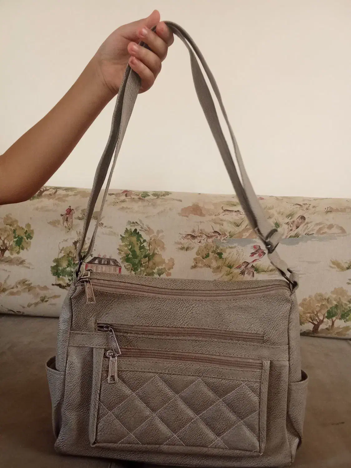 کیف زنانه و بچه گانه و کوله پشتی مدرسه ای|کیف، کفش، کمربند|سنگر, |دیوار