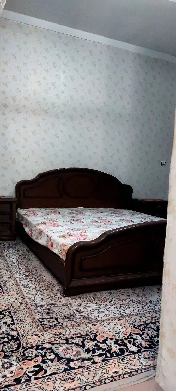 سرویس خواب دونفره چوبی همراه تشک فنری استاندارد|تخت و سرویس خواب|کرمانشاه, |دیوار