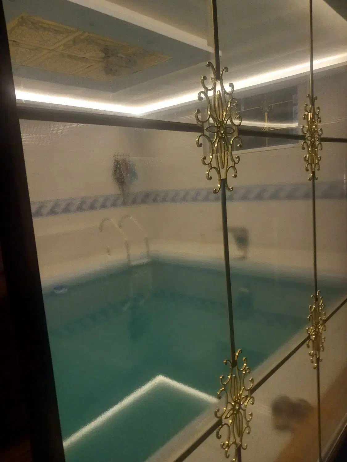 اجاره ویلا استخر دار باسمنج|اجارهٔ کوتاهمدت ویلا و باغ|باسمنج, |دیوار