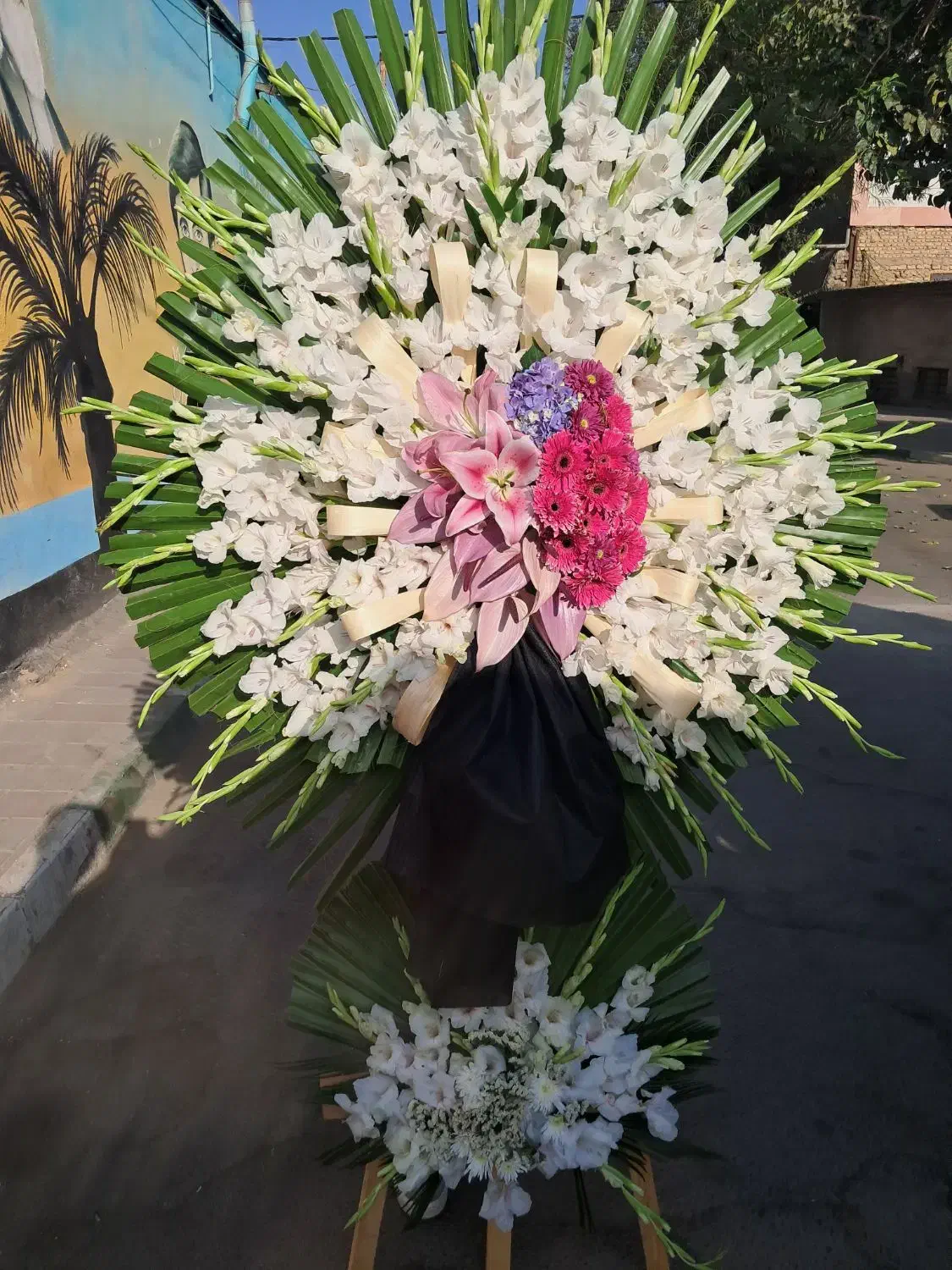 تاج گل ترحیم افتتاحیه (نمایشگاه بین المللی)|خدمات پذیرایی، مراسم|فشاپویه, |دیوار