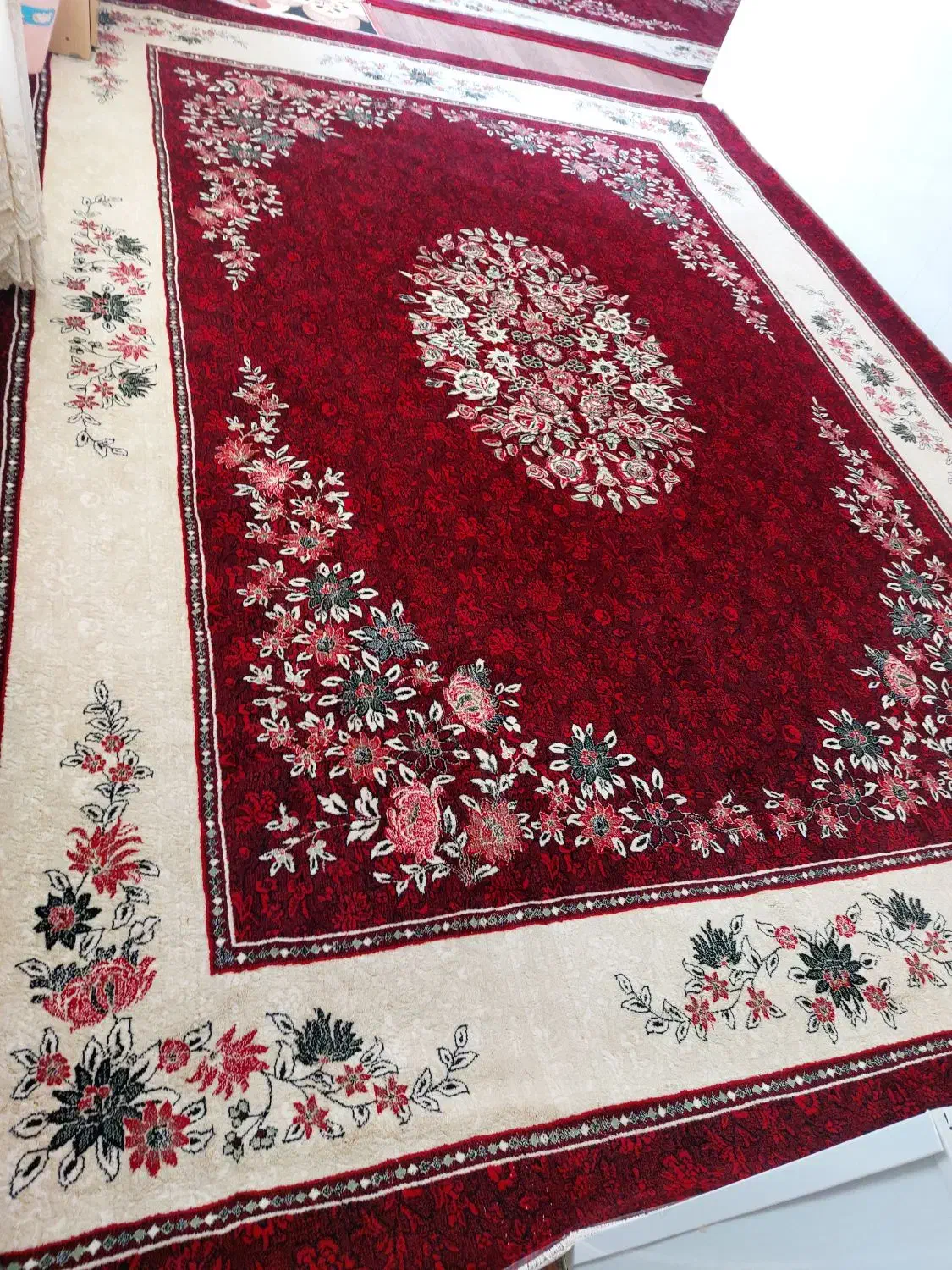 فرش قرمز|فرش|مرند, |دیوار