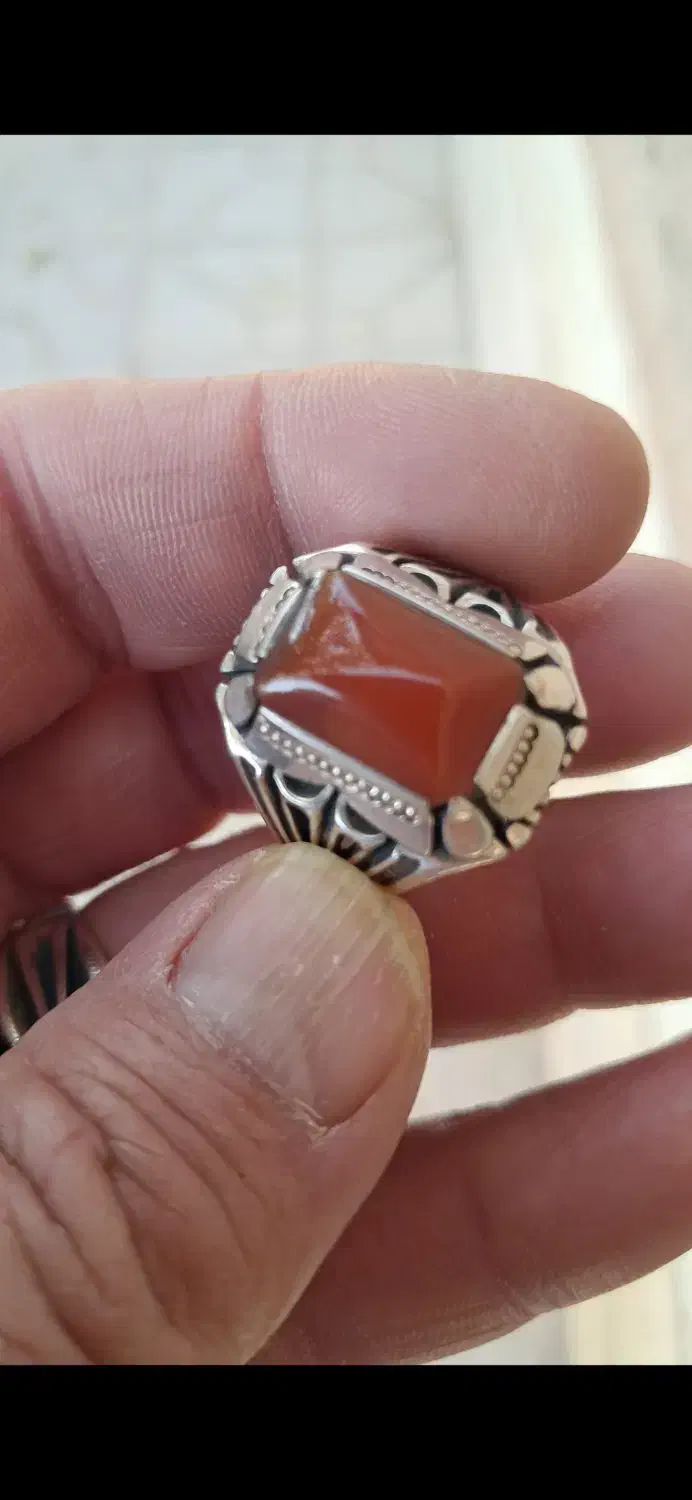 عقیق سرخ کهنه تراش|جواهرات|آباده, |دیوار