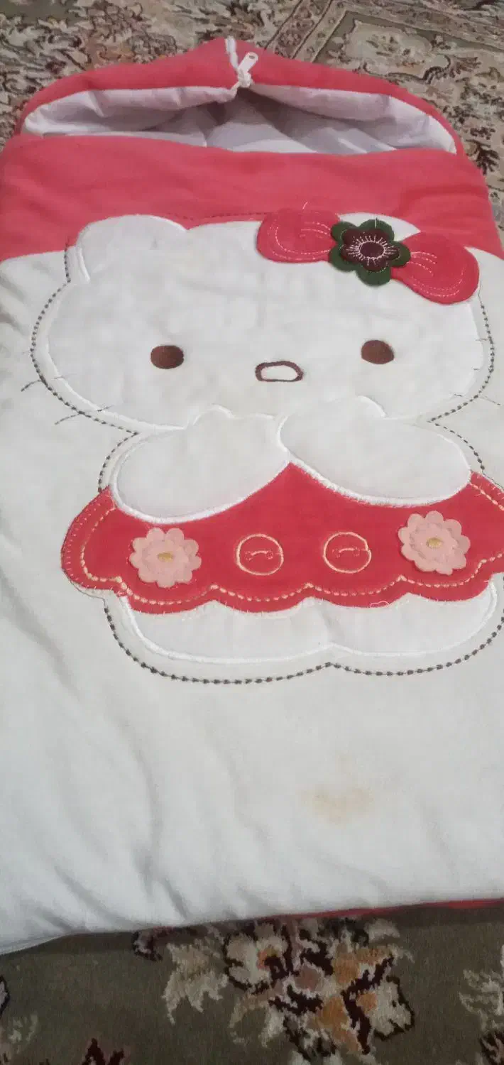 قنداق فرنگی دخترونه|کفش و لباس بچه|بروجرد, |دیوار