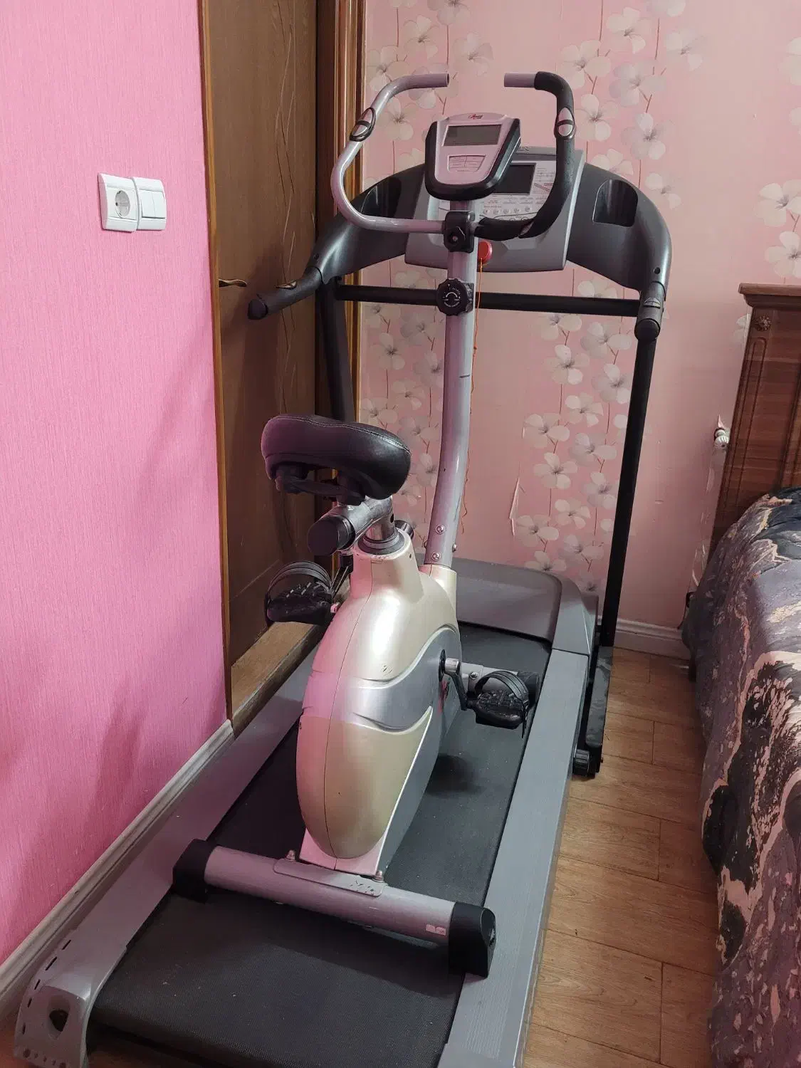 تردمیل و دوچرخه|تجهیزات ورزشی|مشهد, ویلاشهر|دیوار