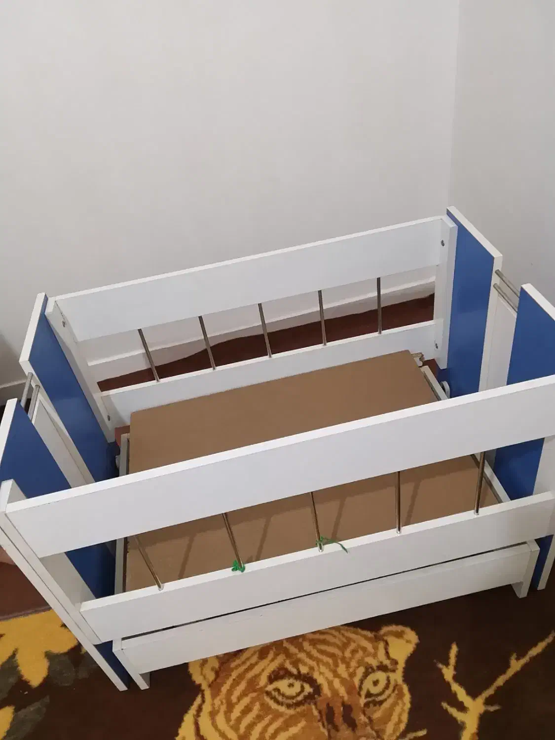 تخت گهواره ای|تخت و سرویس خواب|بروجرد, |دیوار