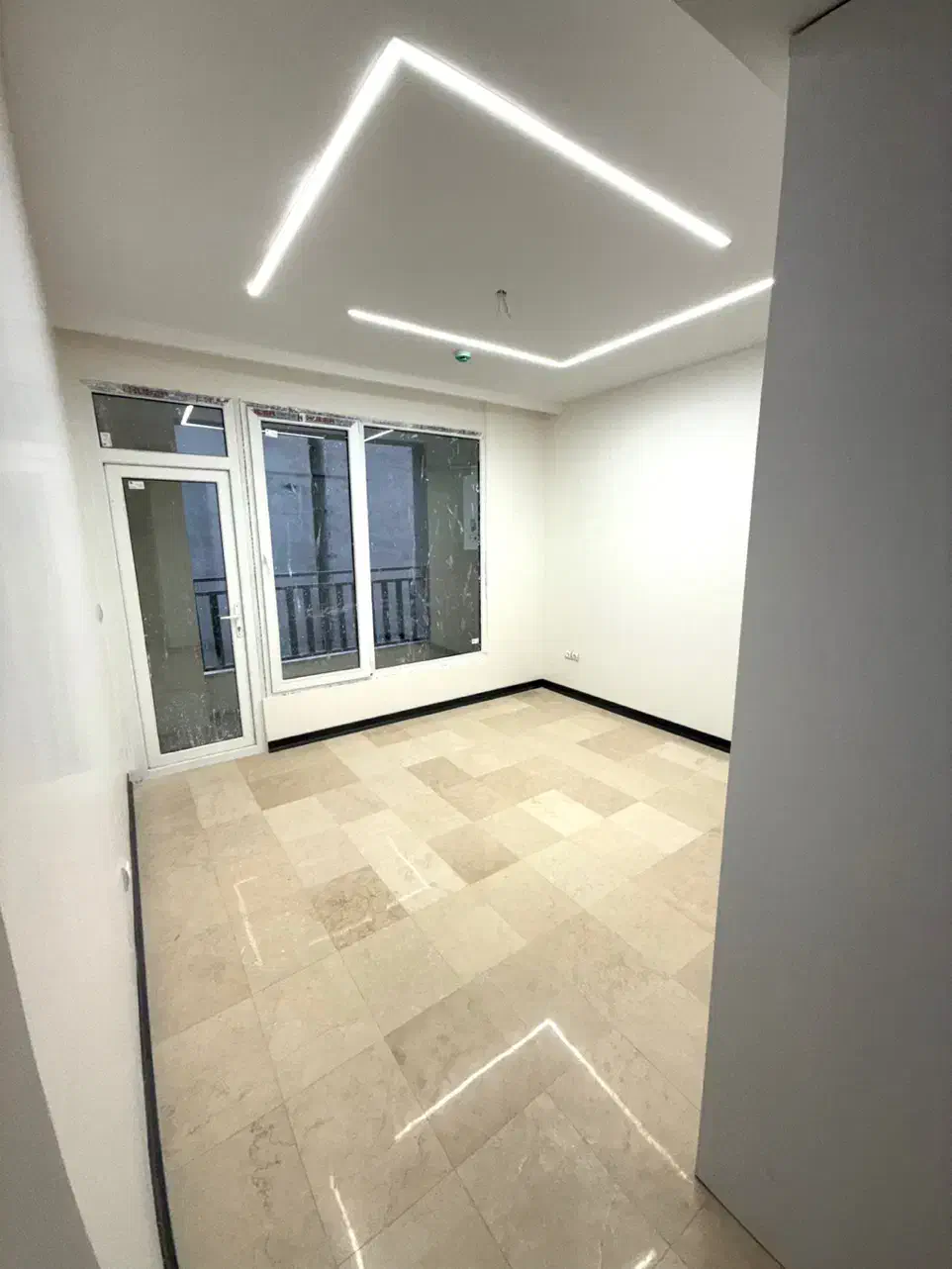 ۱۴۰ متر/ نوساز کلید نخورده/طبقه۳/فول