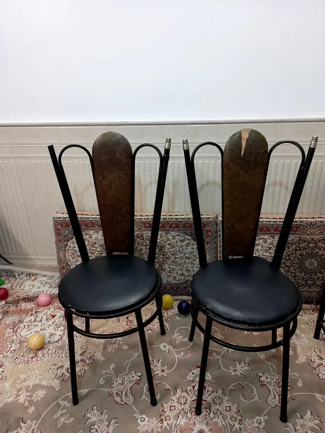 صندلی تکی و صندلی گردان|صندلی و نیمکت|قم, هفت تیر|دیوار