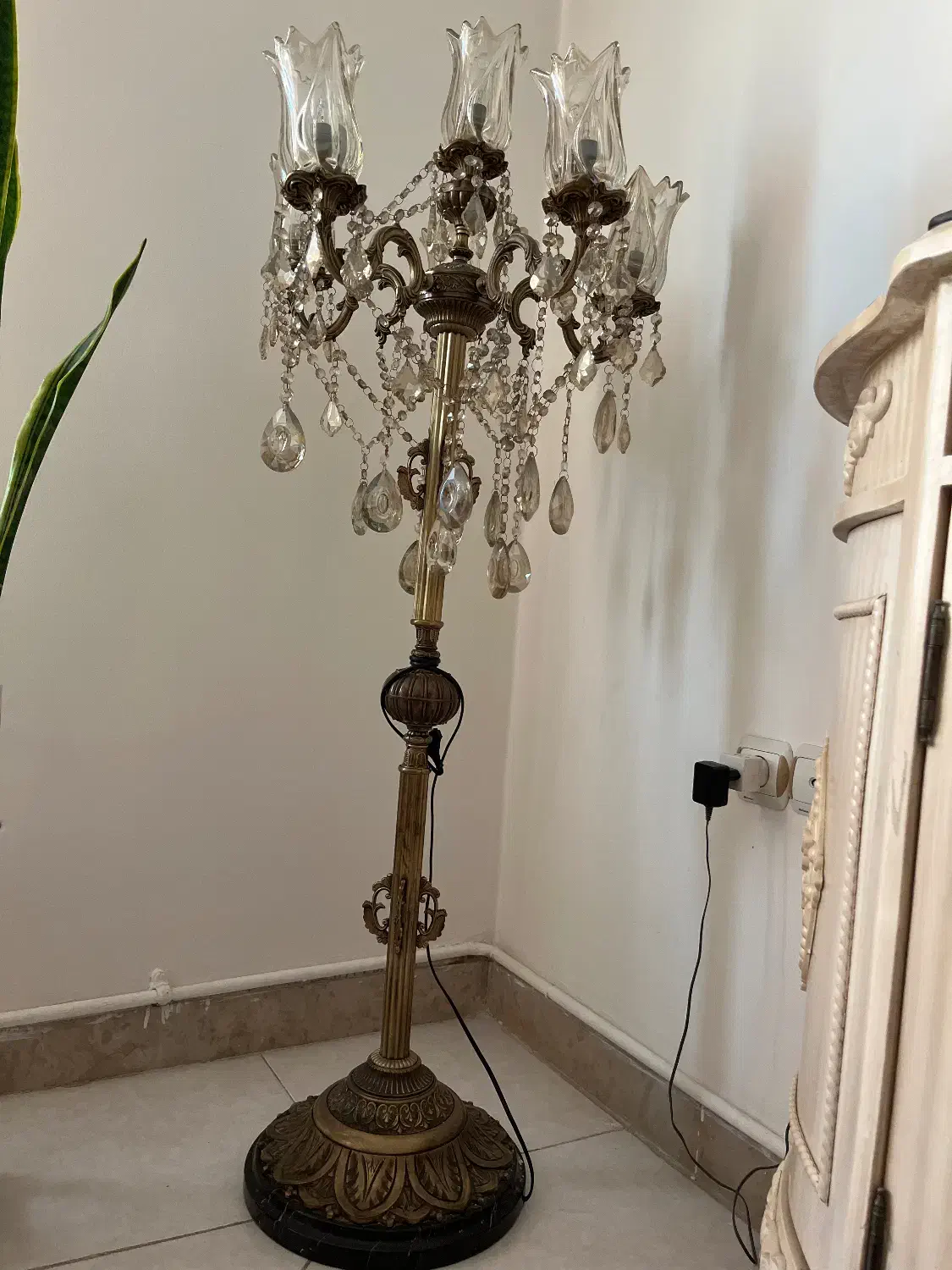 اباژور|چراغ خواب و آباژور|پردیس, فاز ۱|دیوار