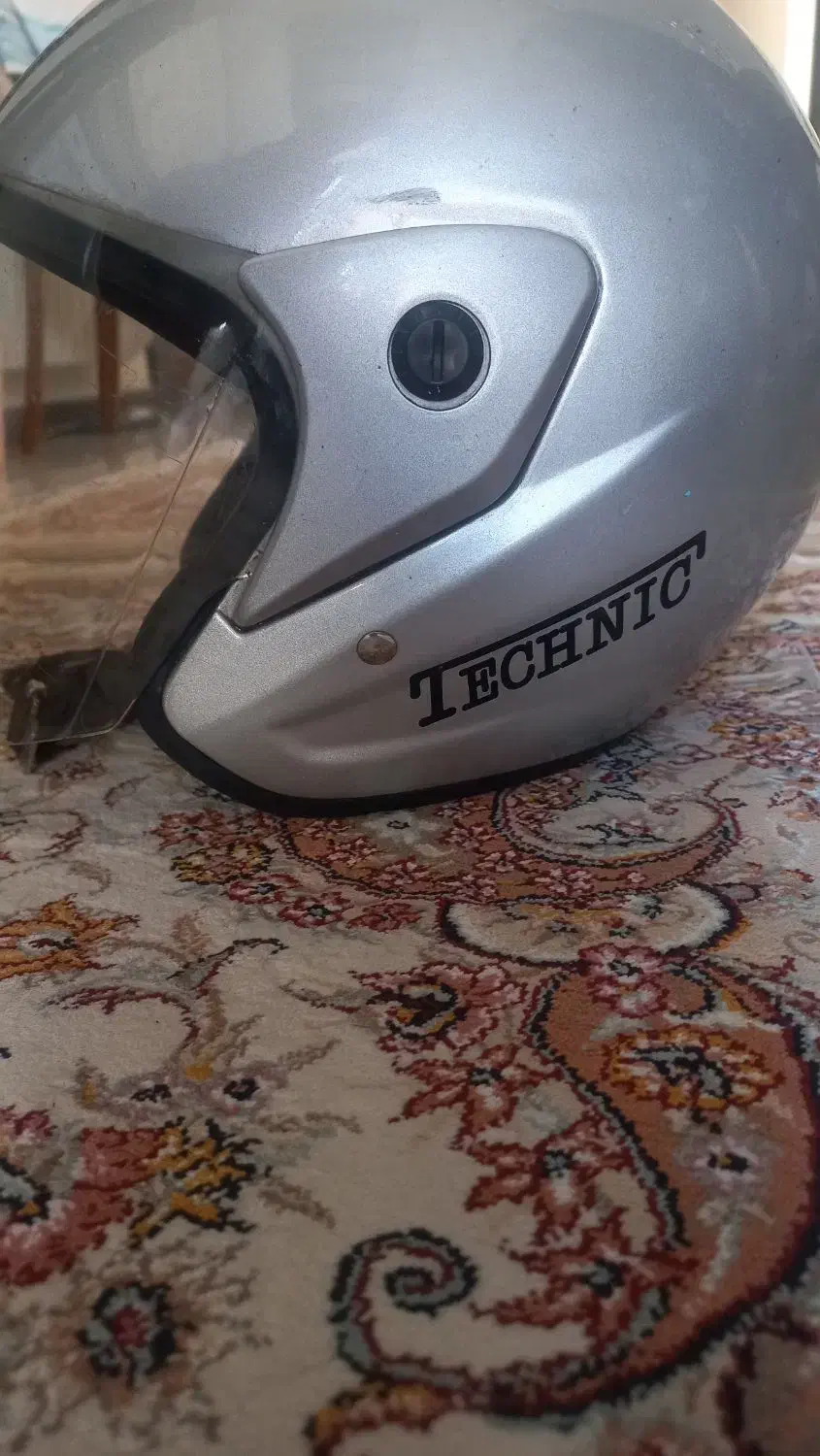 کلاه کاسکت حرفه ای برند تکنیک|تجهیزات ورزشی|تهران, مینیسیتی (شهرک نفت)|دیوار