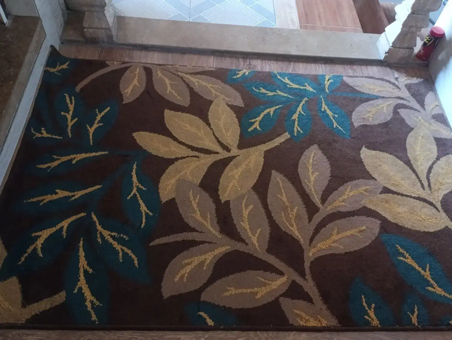 فرش 1در 1وتیم ومبل 5نفره چوب نیاز به تعمیر|فرش|قائمشهر, |دیوار