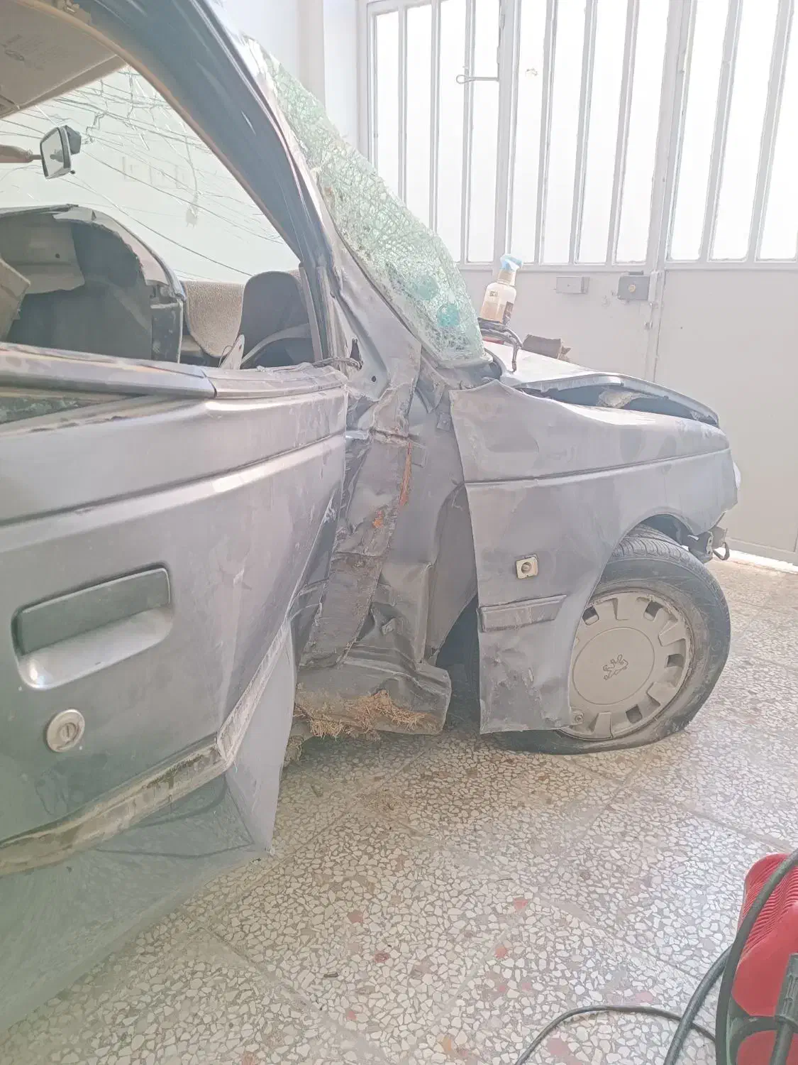 405مدل 93 بدون رنگ تصادفی کم ضربه|خودرو سواری و وانت|شیراز, تندگویان|دیوار