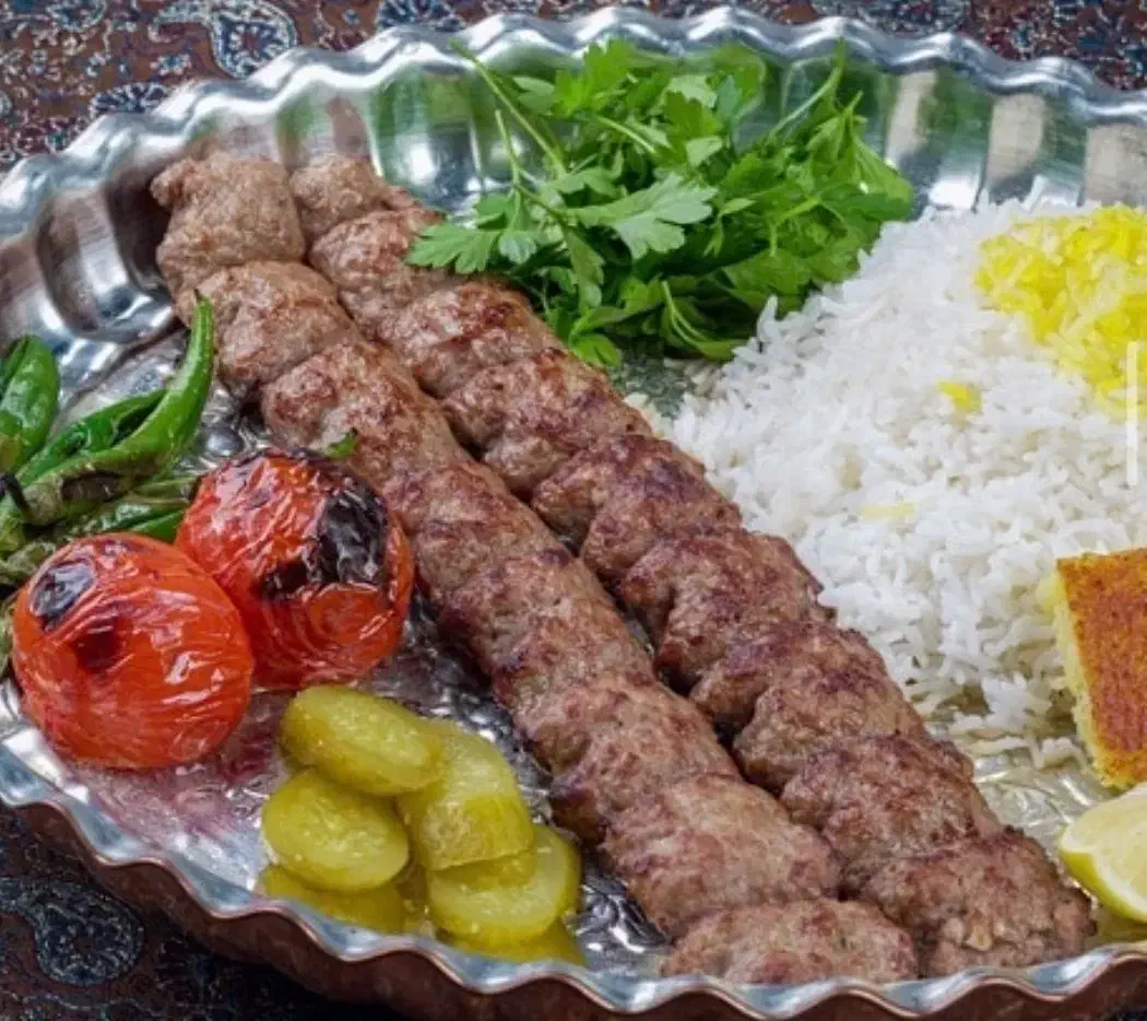 به یک آشپز ماهر جهت کار در تالار پذیرایی|استخدام خدمات فروشگاه و رستوران|چهاردانگه (تهران), |دیوار