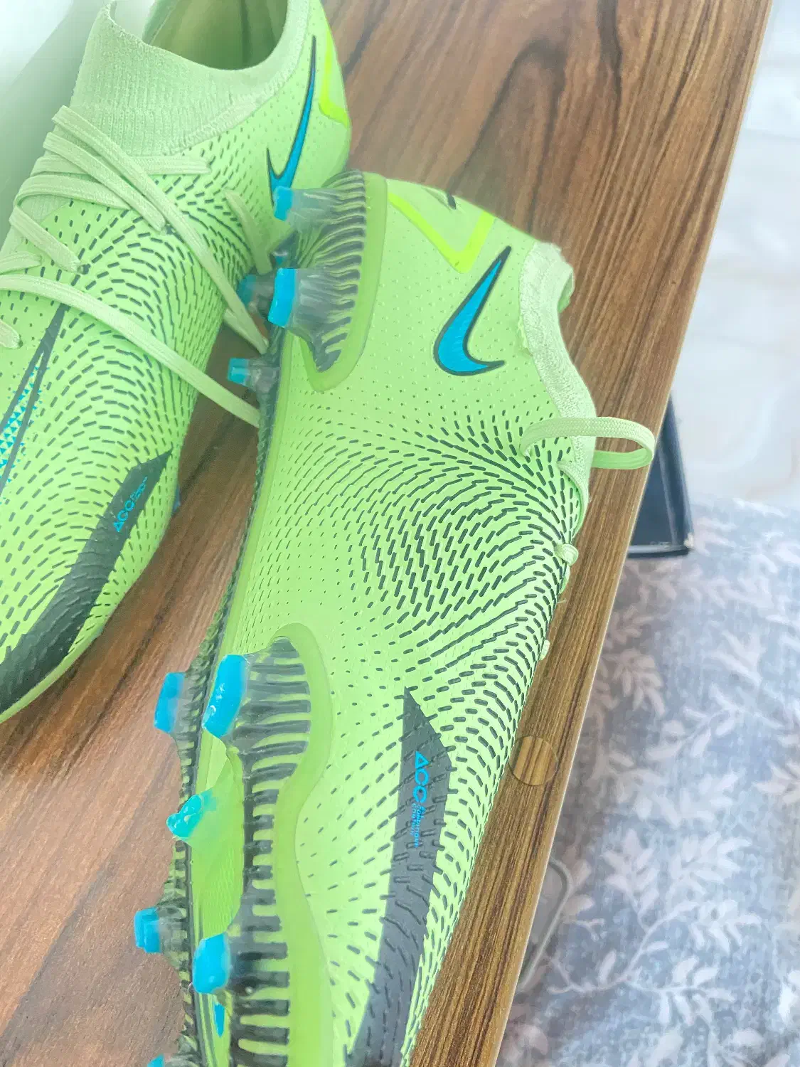 استوک‌ چمنی|کیف، کفش، کمربند|آباده, |دیوار