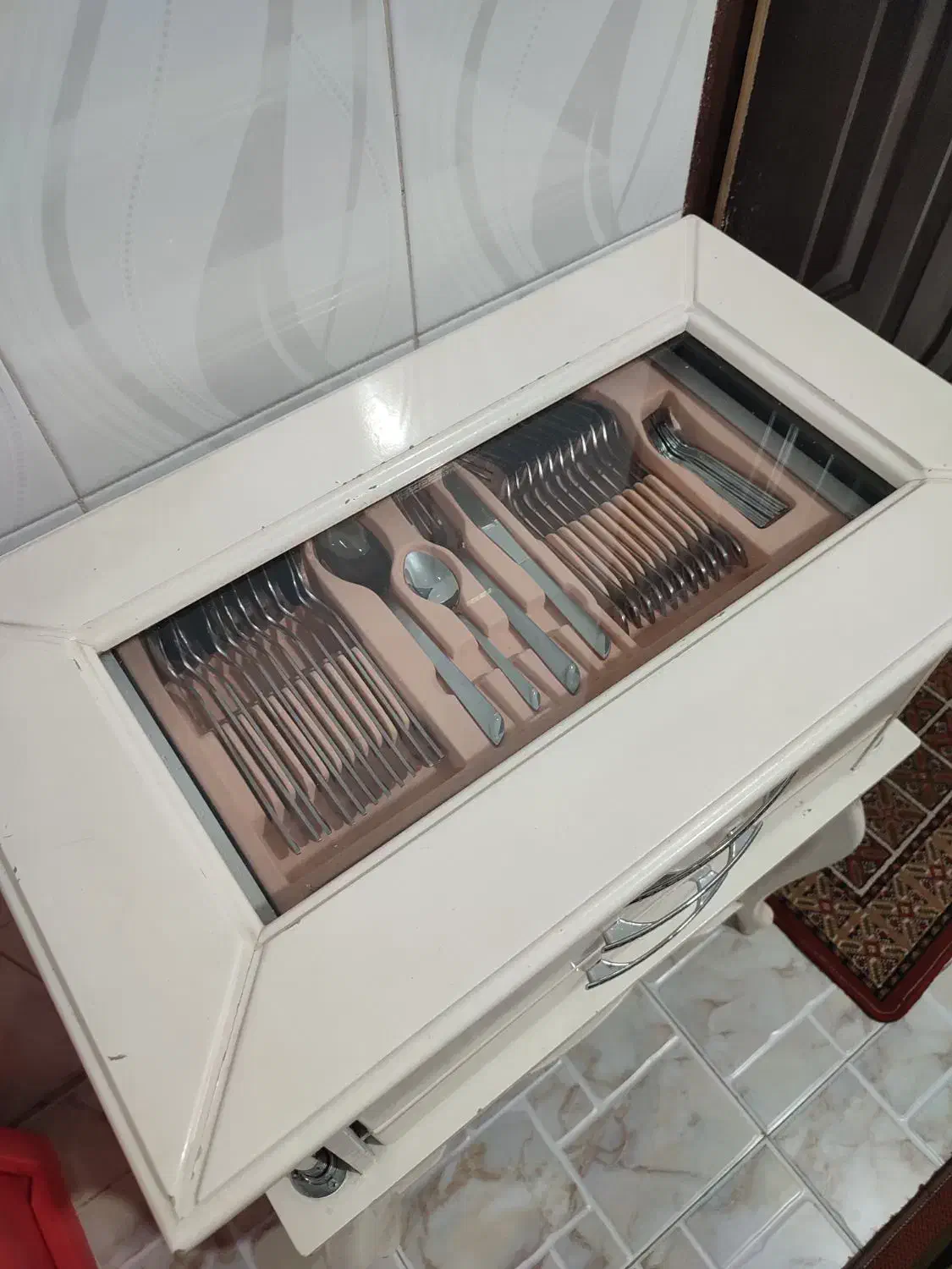 میزقاشق آباژور|چراغ خواب و آباژور|مشهد, انقلاب|دیوار