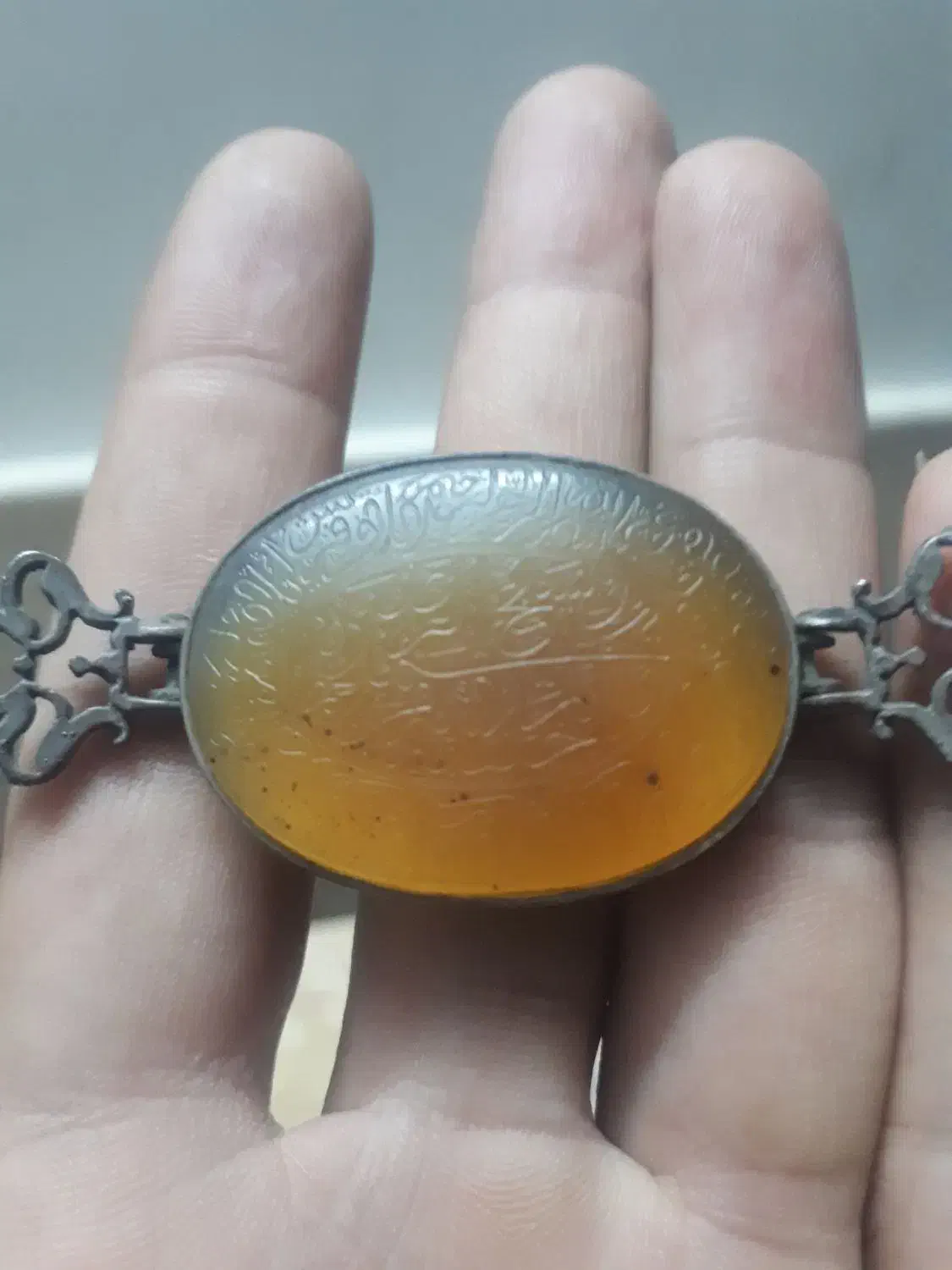 بازوبند نقره خطی قدیمی|جواهرات|قم, چهل درخت‎|دیوار