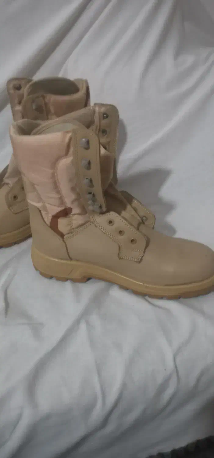 پوتین خاکی|کیف، کفش، کمربند|خرم‌آباد, |دیوار