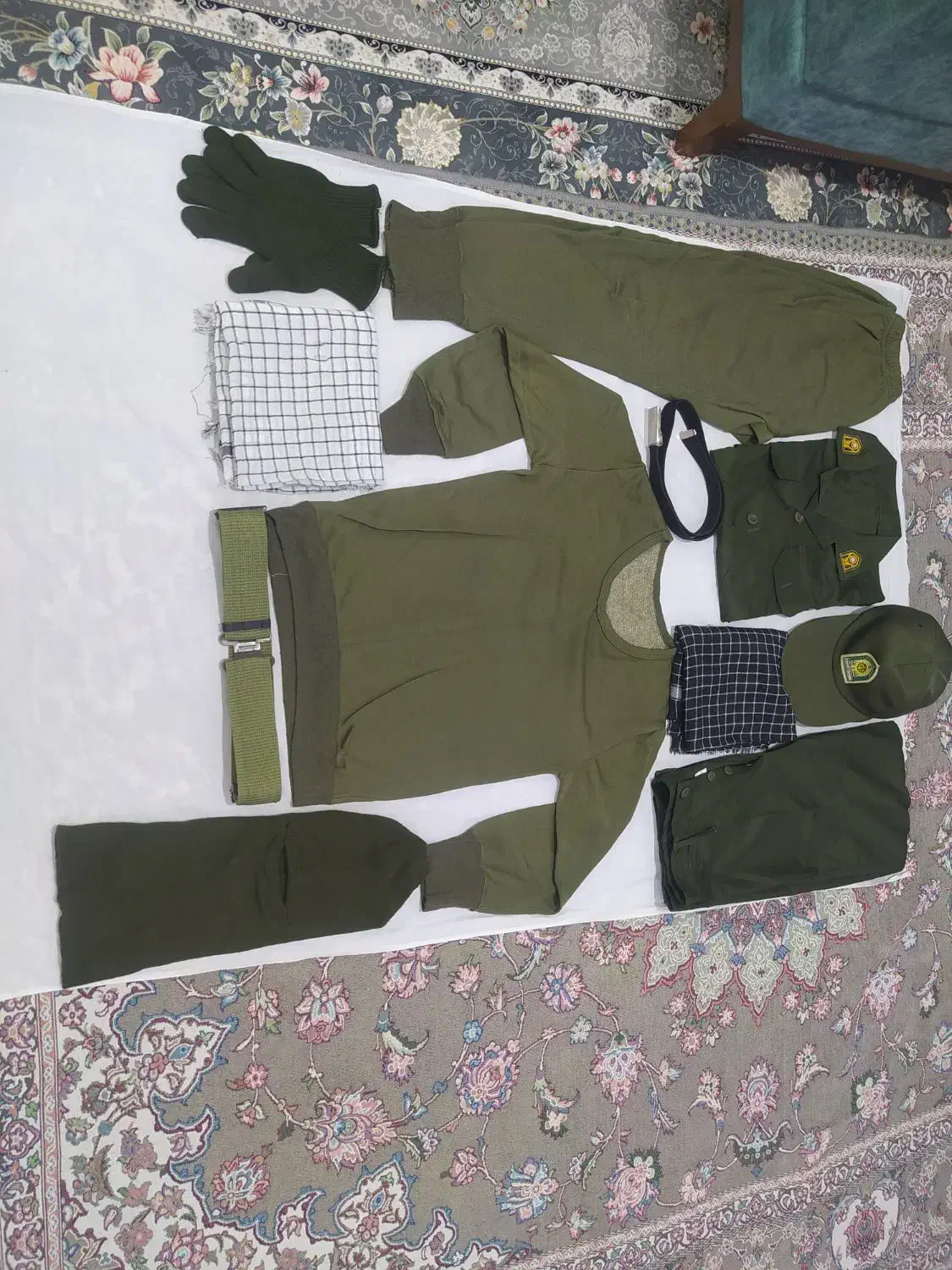 لباس سربازی|لباس|بهارستان, |دیوار