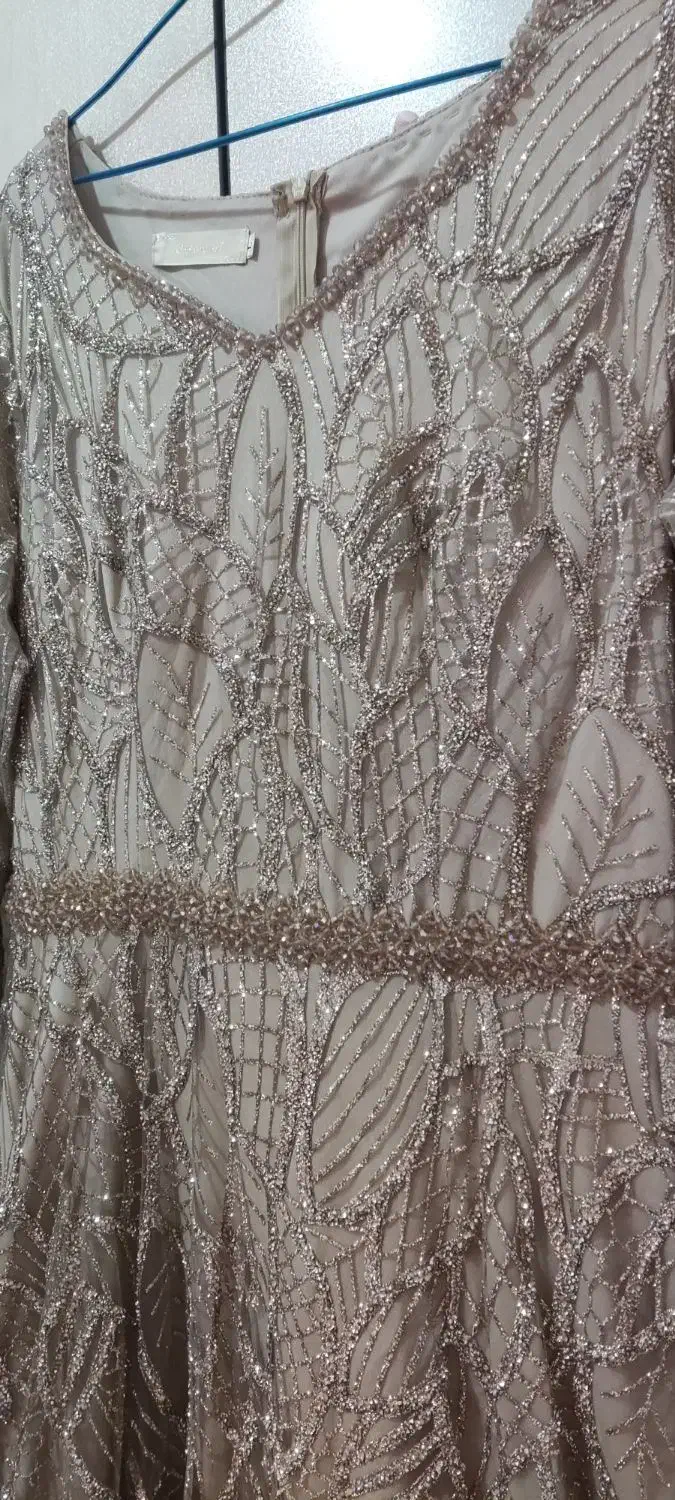 لباس مجلسی|لباس|آبیک, |دیوار