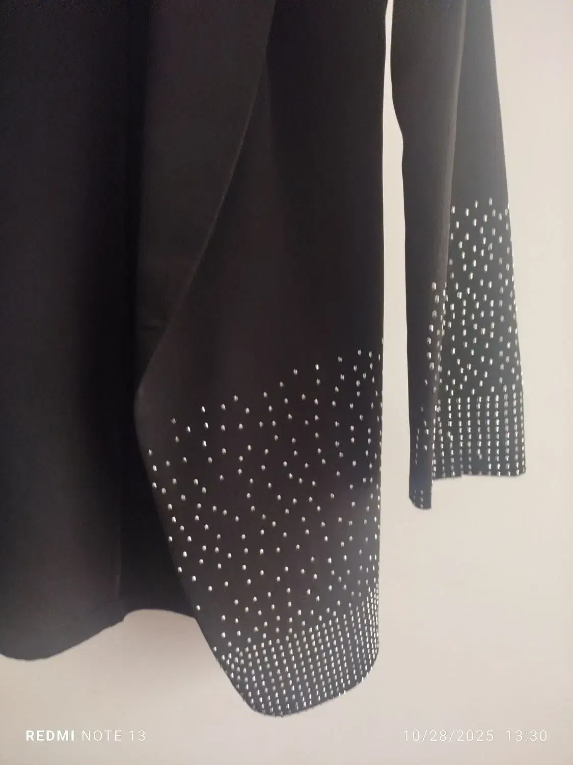 کت تک|لباس|قم, باغ شریفی|دیوار