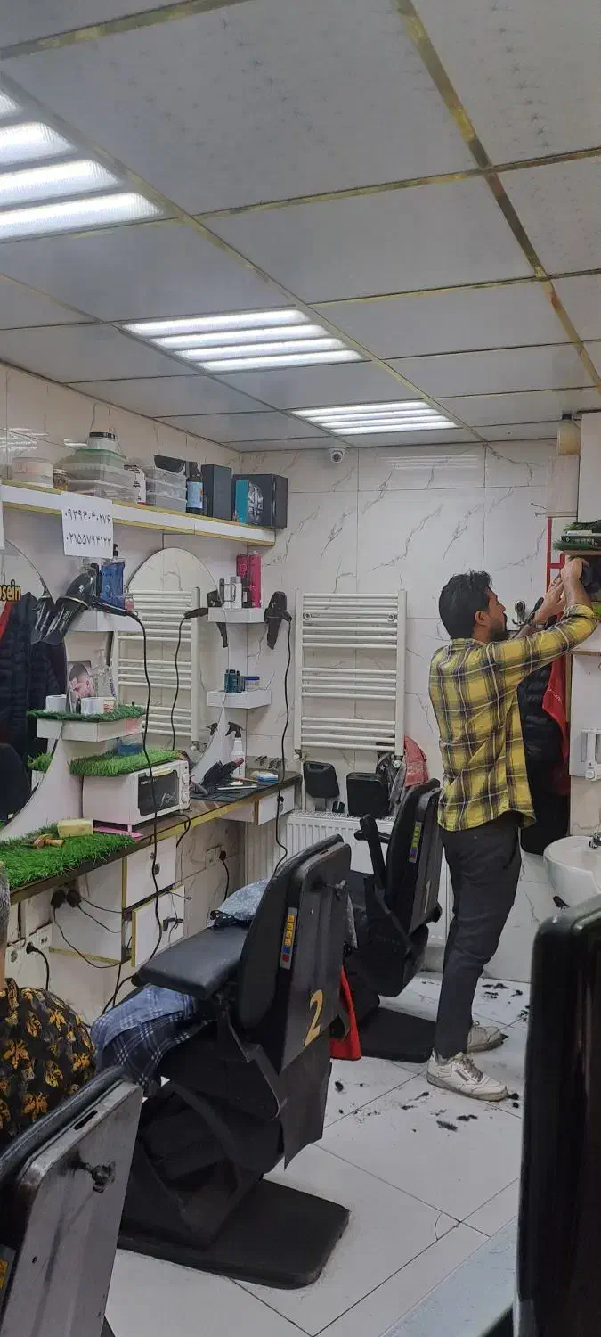 منشی خانم (صندوق دار)در آرایشگاه مردانه|استخدام درمانی، زیبایی، بهداشتی|تهران, وصفنارد|دیوار