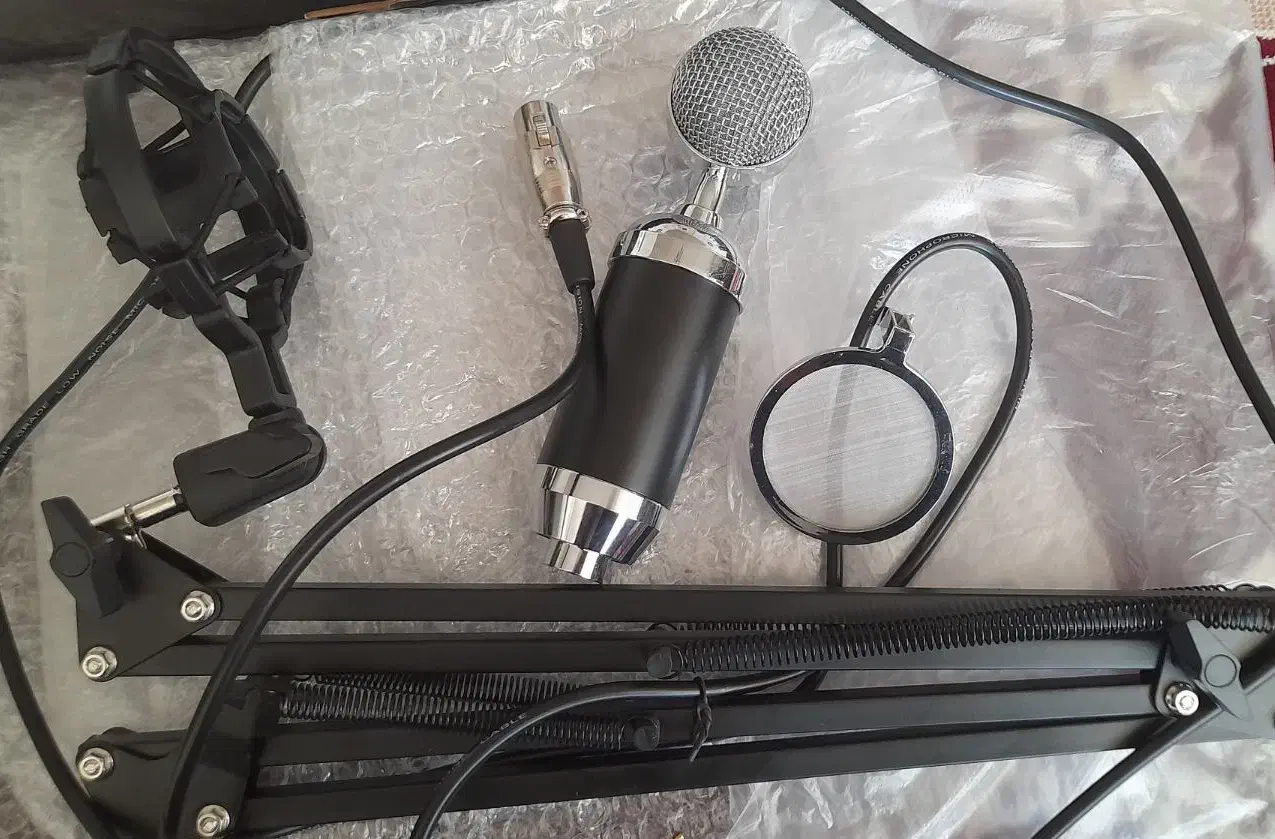 میکروفن استودیویی|صوتی و تصویری|هشتگرد, شهرک گلها|دیوار