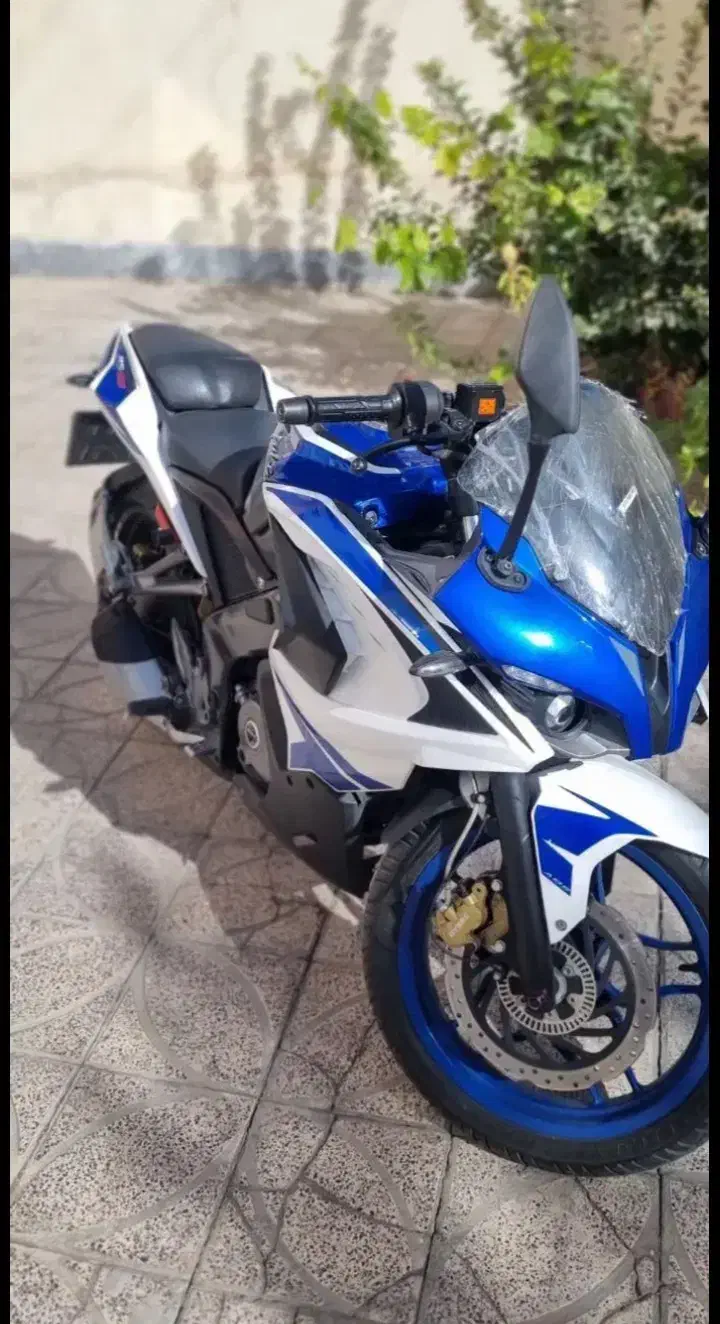 ار اس۲۰۰مدل ۹۷|موتورسیکلت|رشت, کاکتوس|دیوار