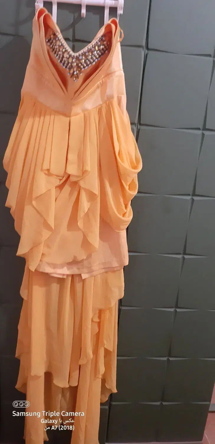 لباس دکولته مجلسی دنباله دار|لباس|لاهیجان, مهرگان|دیوار