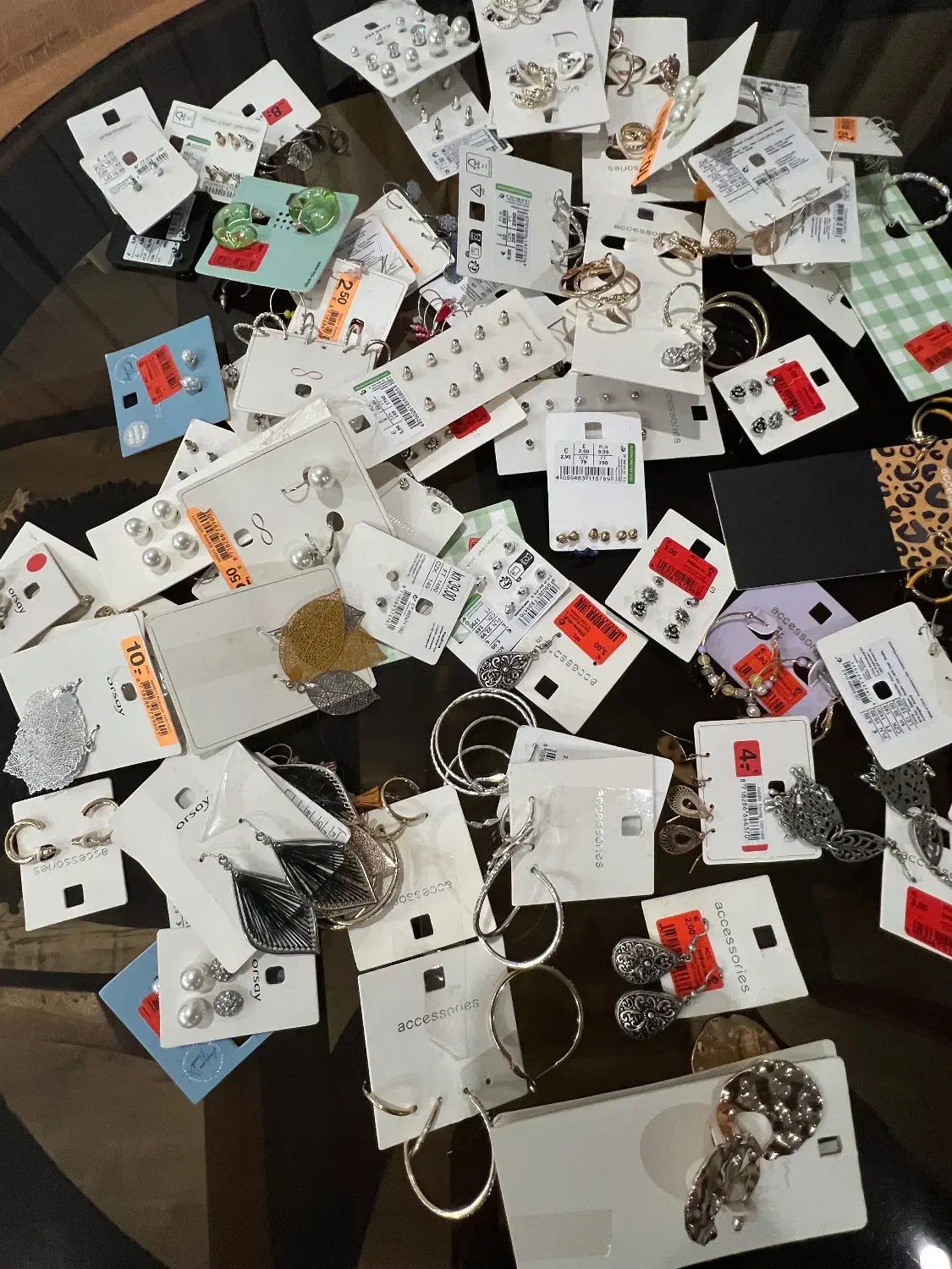 گوشواره بدل،|بدلیجات|کیش, |دیوار