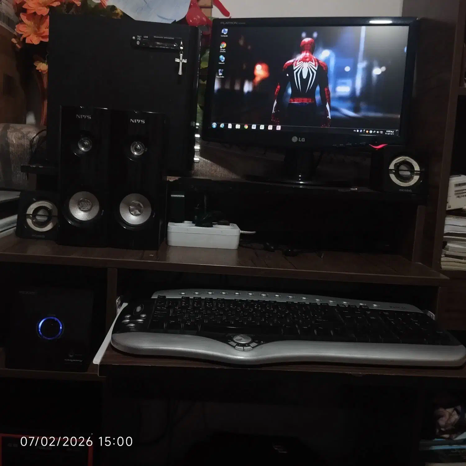 کامپیوتر|رایانه رومیزی|الشتر, |دیوار