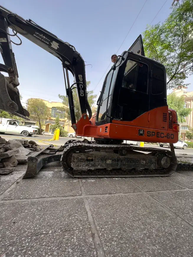 استخدام راننده مینی بیل|استخدام حمل و نقل|قم, الغدیر|دیوار