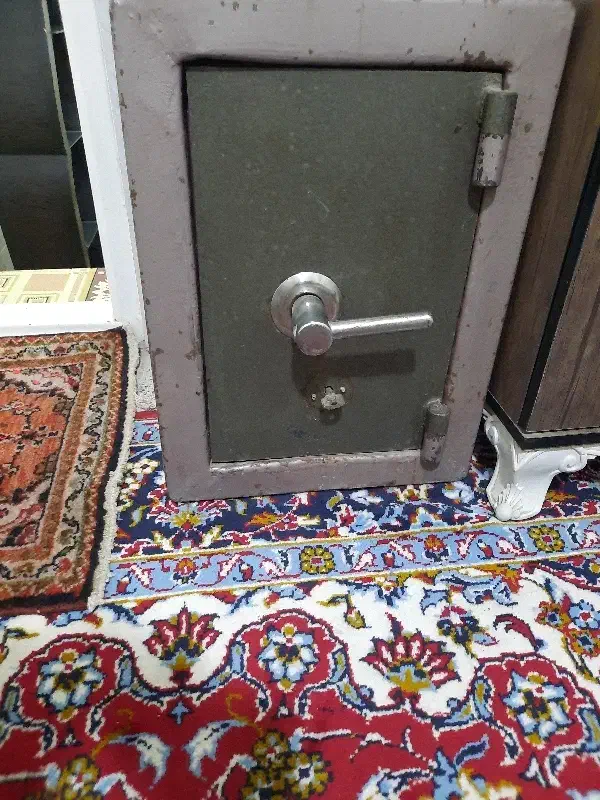 گاو صندوق نسوز درجه یک|ابزارآلات|قم, شاه ابراهیم|دیوار