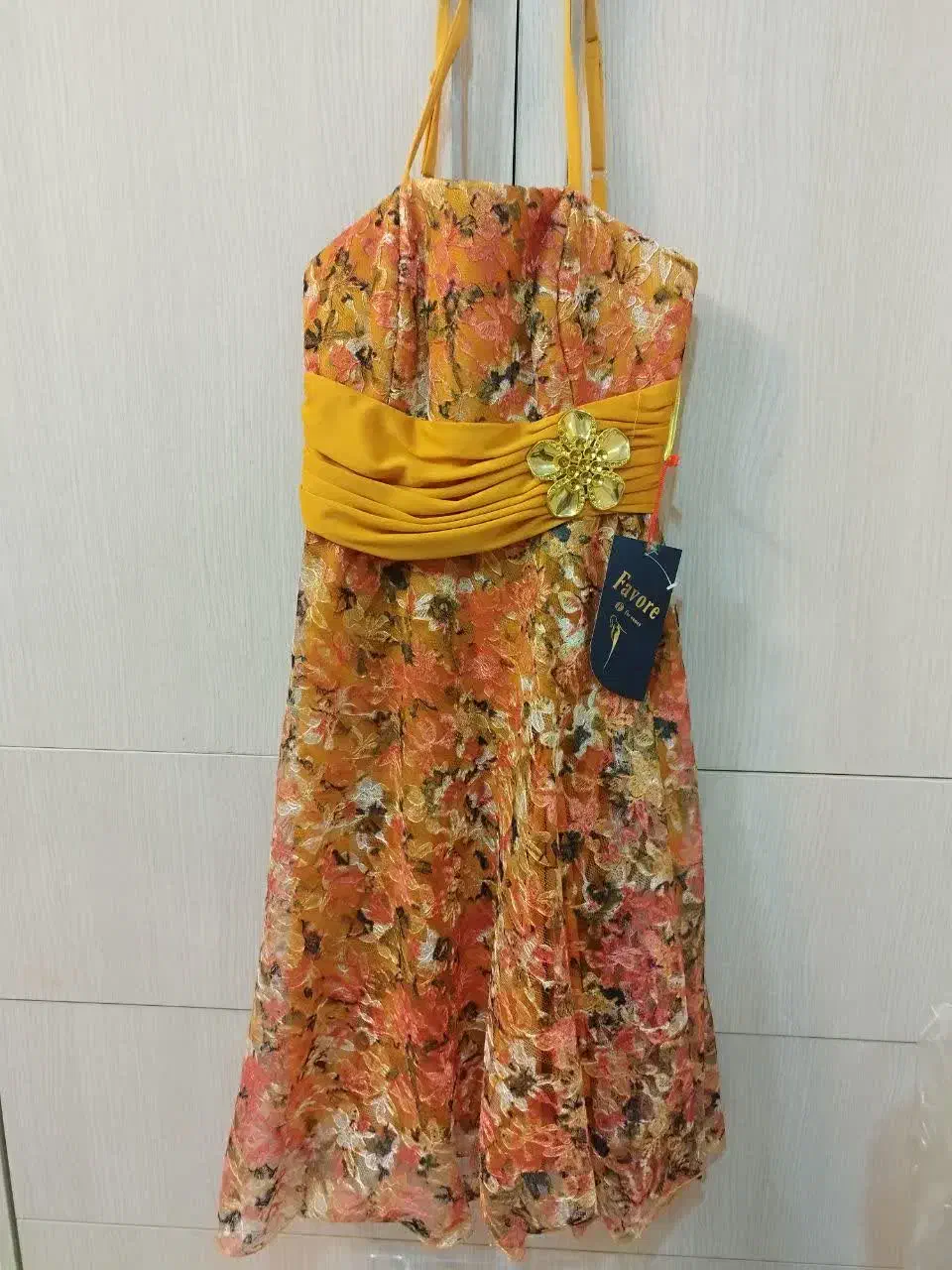 لباس نو تن نخورده|لباس|خمینیشهر, |دیوار