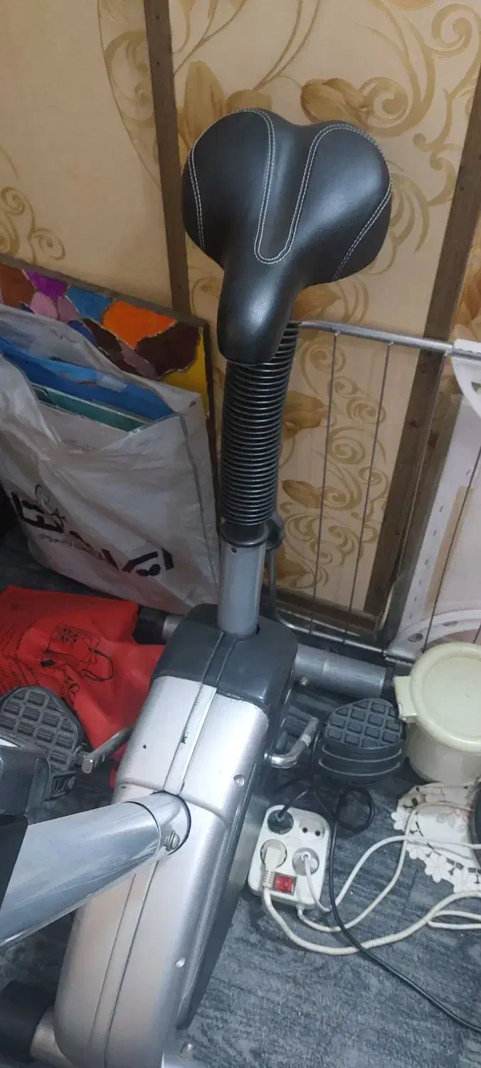 دوچرخه ثابت لاغری|تجهیزات ورزشی|هشتگرد, فاز ۷ مهستان|دیوار