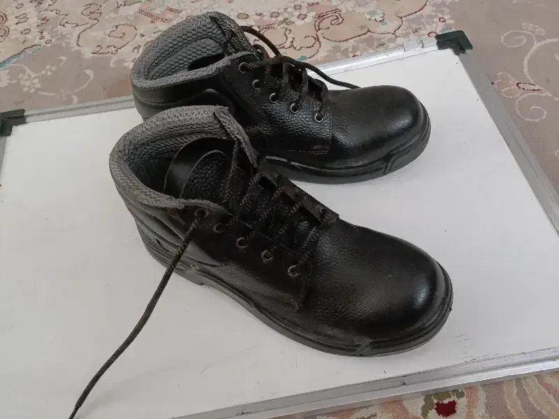 کفش نو بهشتیان|کیف، کفش، کمربند|شاهین‌شهر, فدک|دیوار