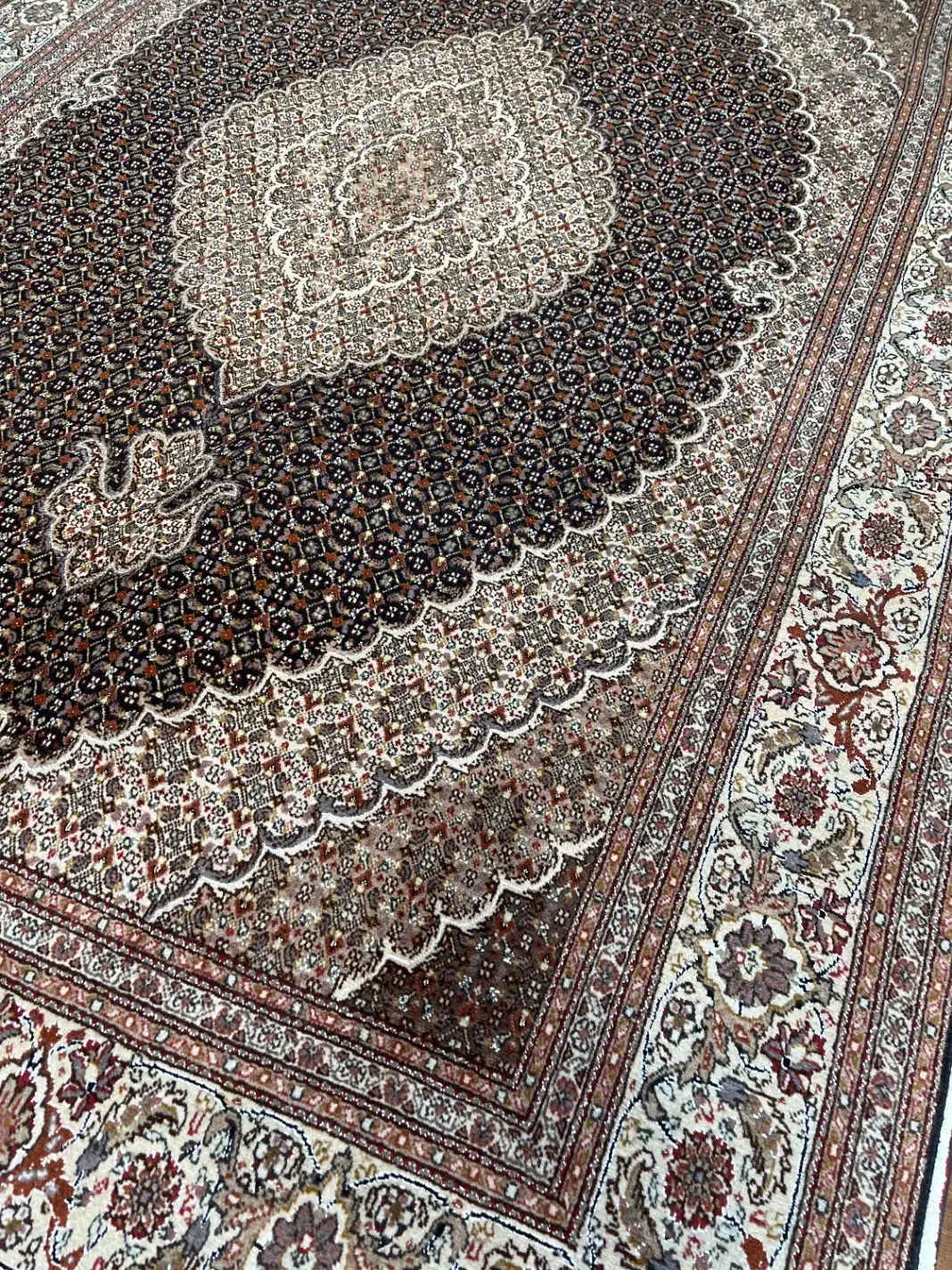 جفت فرش سرمه ای رج ۴۰ خوی (۶متری)|فرش|ارومیه, |دیوار