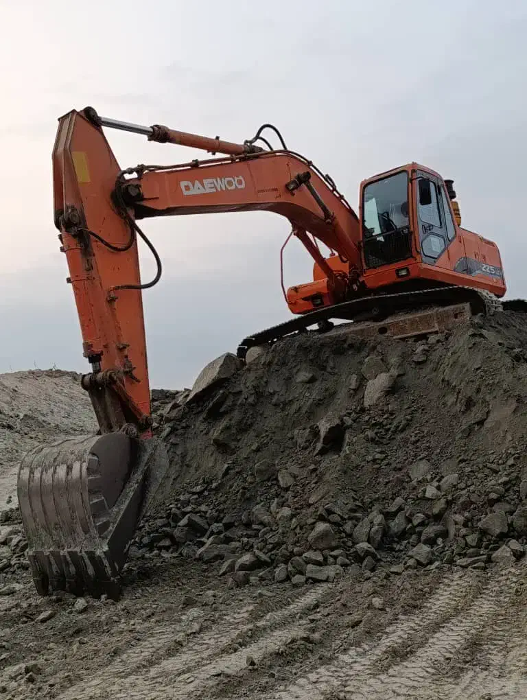 اجاره بیل و بلدوزر و لودر و کامیون|خدمات حمل و نقل|باغ بهادران, |دیوار