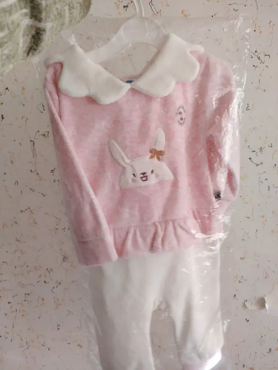 لباس نوزادی مخمل هفت ماهه|کفش و لباس بچه|شهرضا, |دیوار