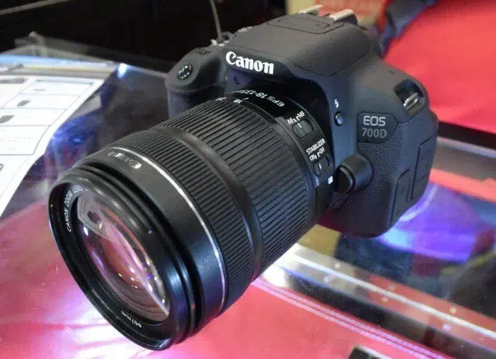 دوربین کنون 700D با لنز 18-135 stm|دوربین عکاسی و فیلمبرداری|کرج, فاز ۳ مهرشهر|دیوار