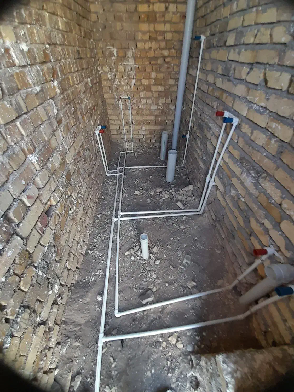 لوله کشی ، نصب شیرآلات، نصب پمپ و منبع|خدمات پیشه و مهارت|ابهر, |دیوار