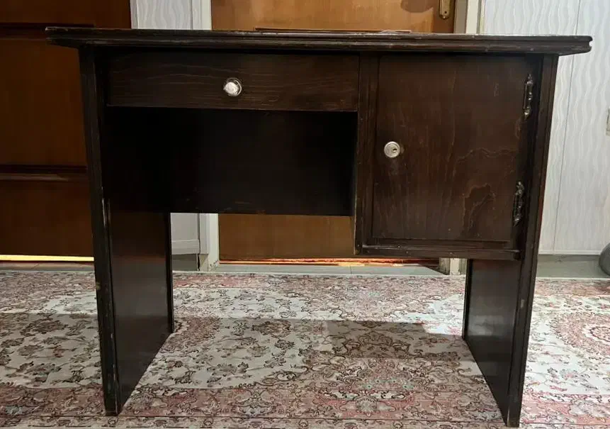 صندلی چرم . صندلی پشت توری رادسیستم. میز تحریر|دفتر کار|تهران, مرزداران|دیوار