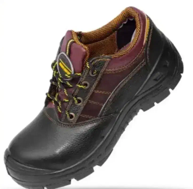 کفش ایمنی نو سایز ۴۲ قیمت ۵۰۰|کیف، کفش، کمربند|ساوه, |دیوار