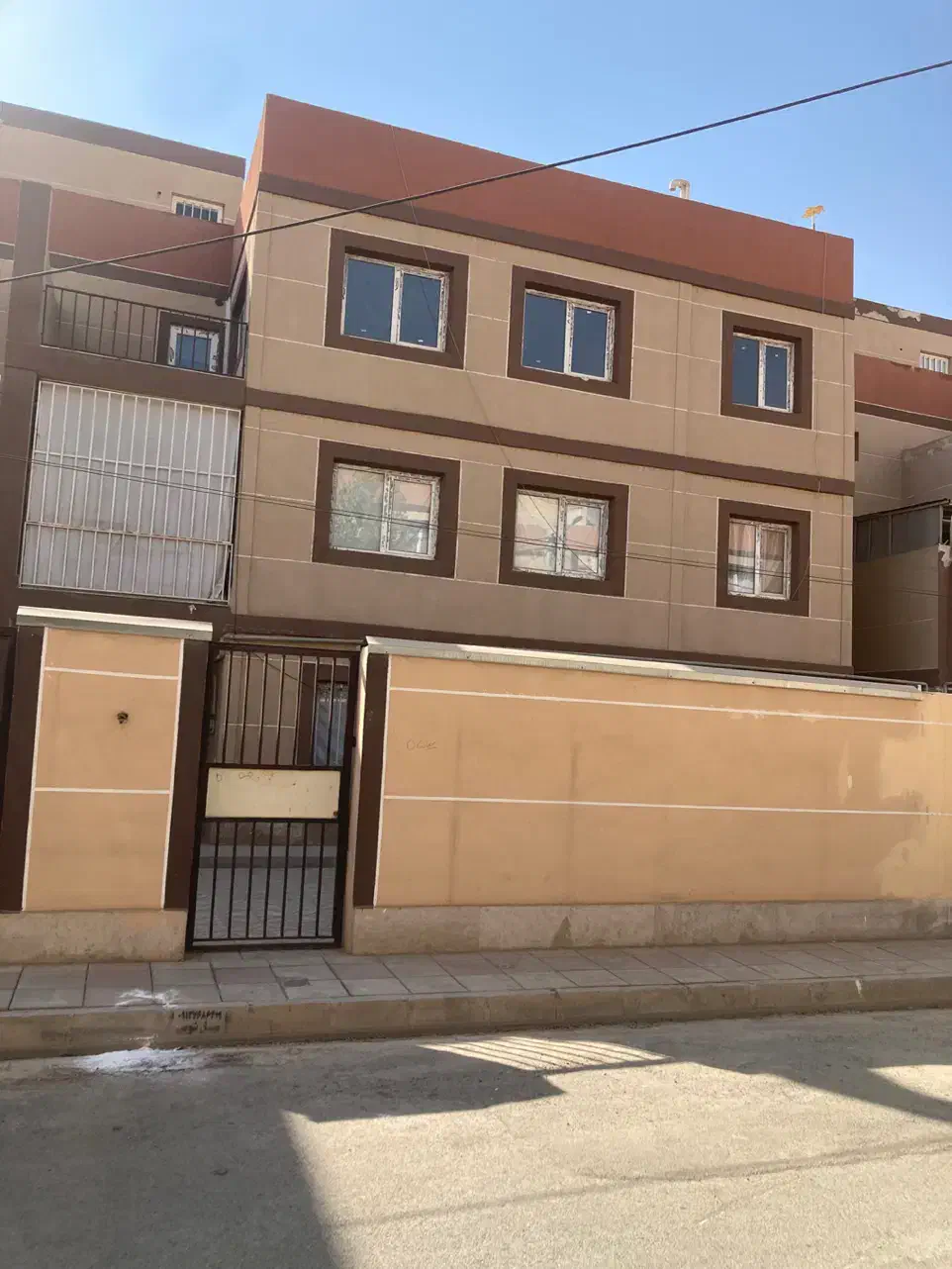 سهند ساران طبقه دوم خام روبه روی مترو|فروش آپارتمان|هشتگرد, شهرک مهستان ۱|دیوار