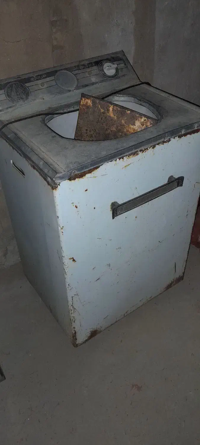 لباسشویی قدیمی|ماشین لباسشویی و خشک‌کن لباس|کاشمر, |دیوار