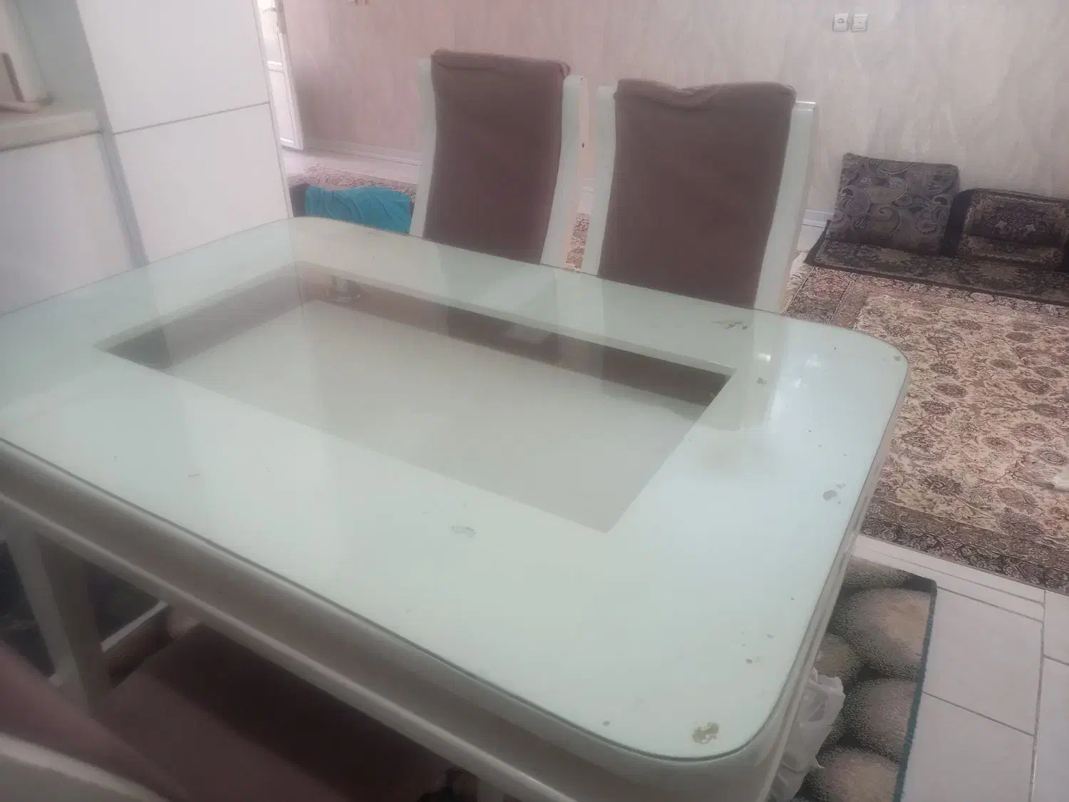 میز نهار خوری|میز و صندلی غذاخوری|اصفهان, سودان|دیوار